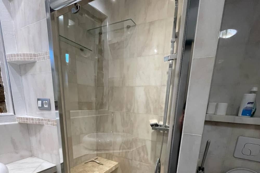 Photo of Bathroom in Chaum