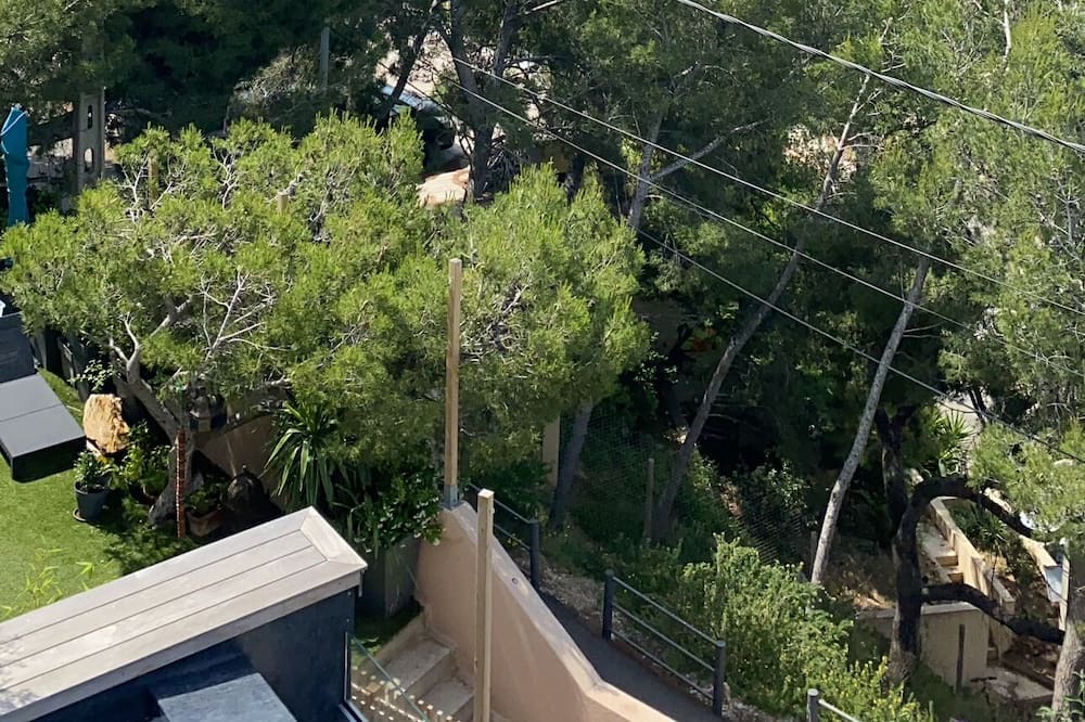 Photo of Outdoor in Ensues-la-Redonne
