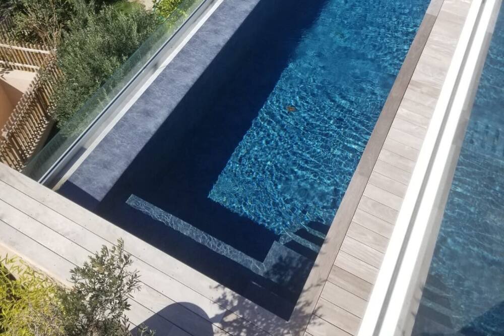 Photo of Outdoor in Ensues-la-Redonne