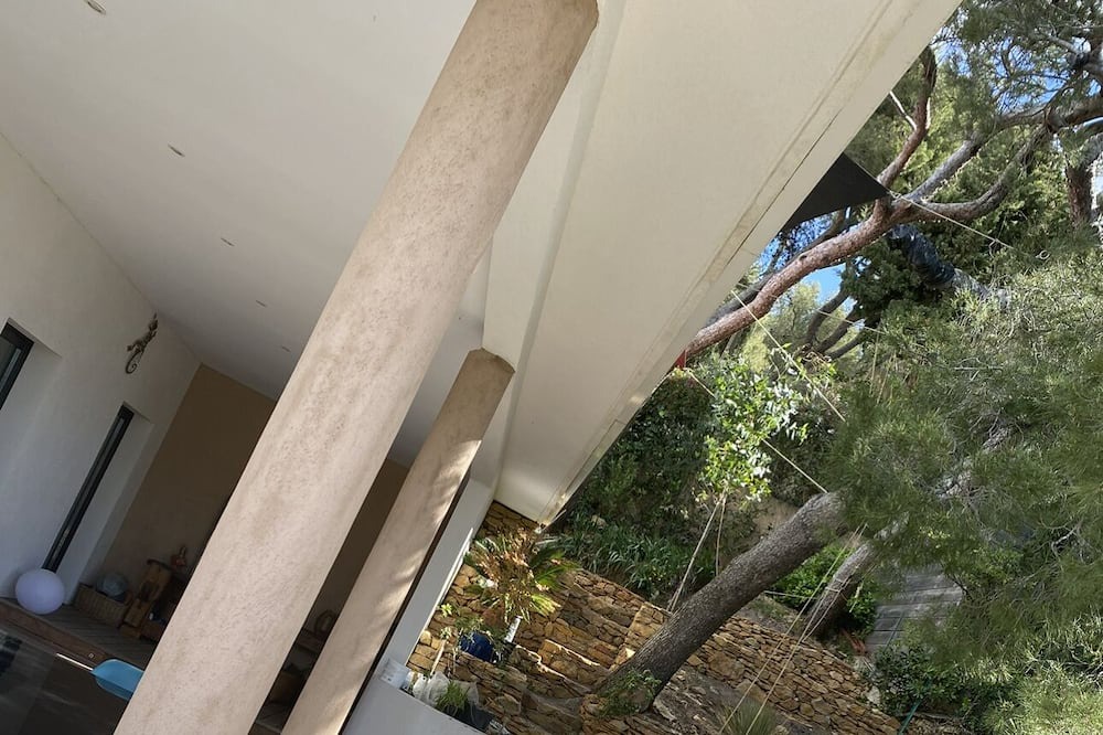Photo of Outdoor in Ensues-la-Redonne