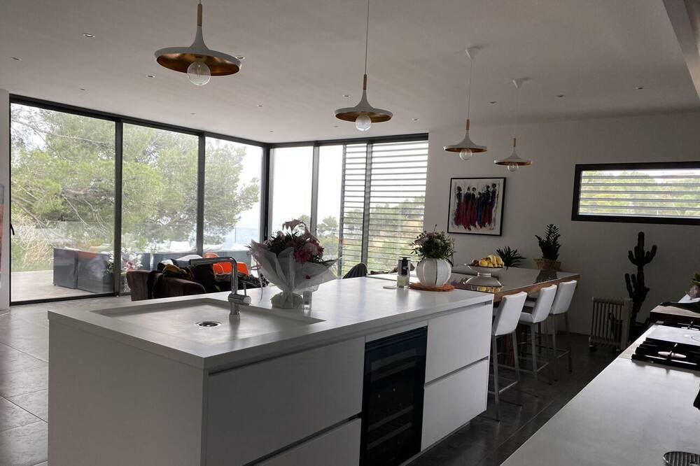 Photo of Kitchen in Ensues-la-Redonne