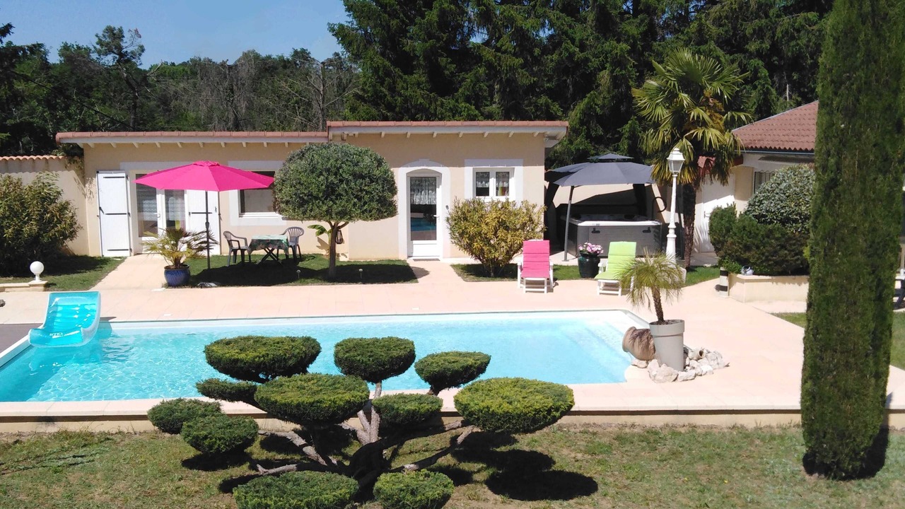 Photo of Outdoor in Saint-Bardoux
