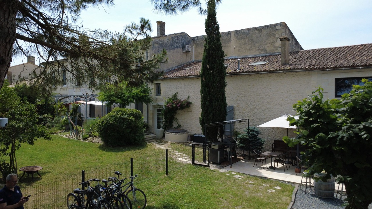 Photo of Outdoor in Saint-Estephe