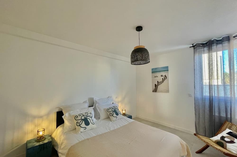 Photo of Bedroom in Lunel-Viel