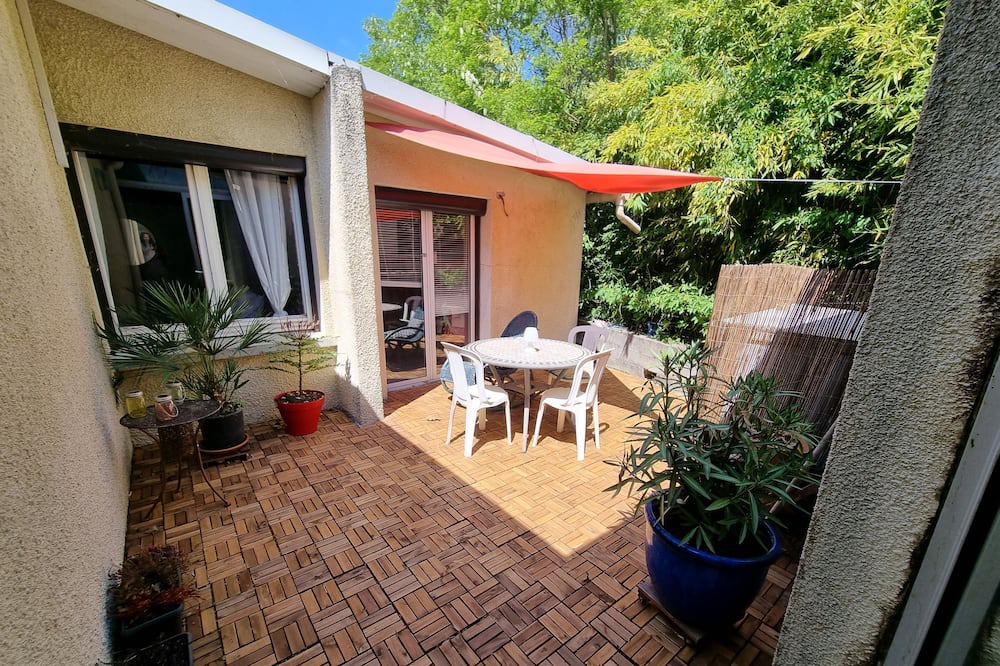 Photo of Patio Balcony in Saint-Laurent-du-Pape