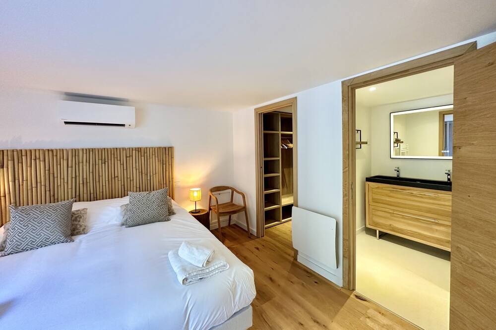 Photo of Bedroom in Fuveau