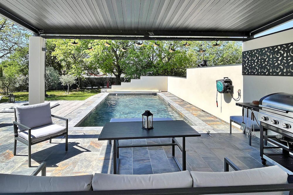 Photo of Outdoor in Sainte-Cecile-les-Vignes