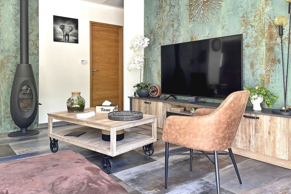 Photo of Bedroom in Sainte-Cecile-les-Vignes