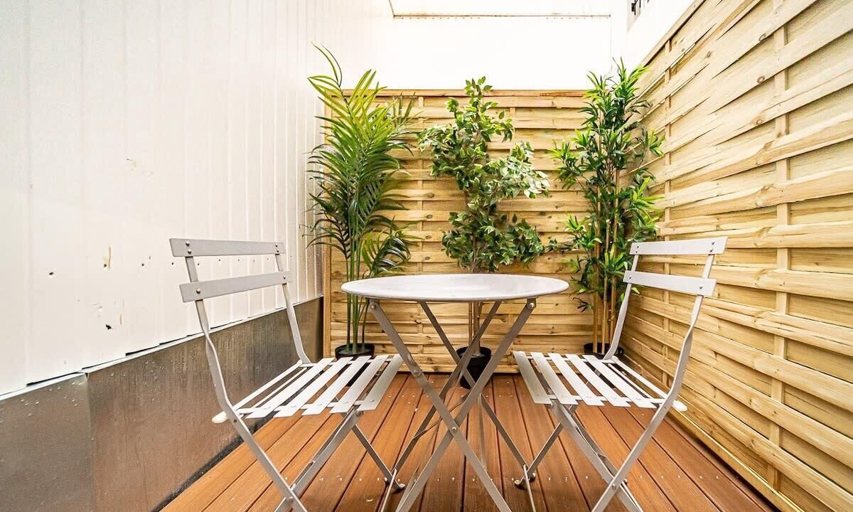 Photo of Outdoor in Jules Ferry - Recamier