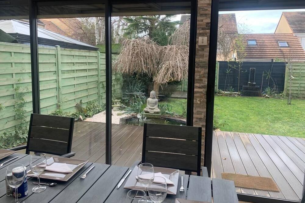 Photo of Outdoor in Mandres-les-Roses