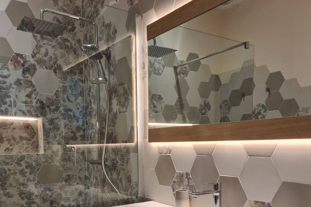 Photo of Bathroom in Puget