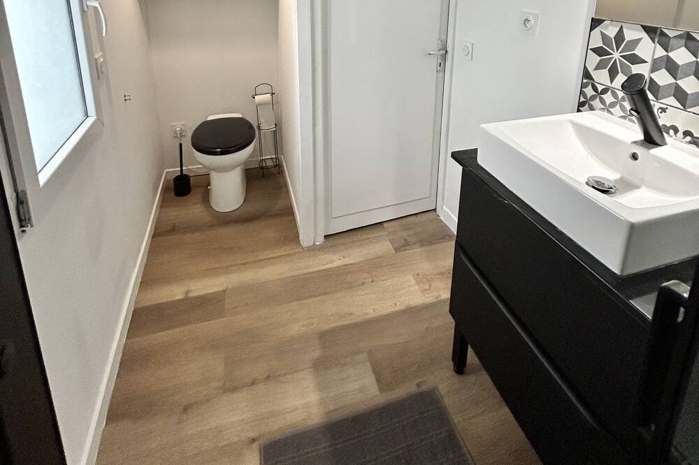 Photo of Bathroom in Lunel