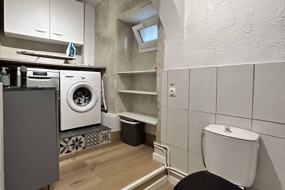 Photo of Bathroom in Lunel