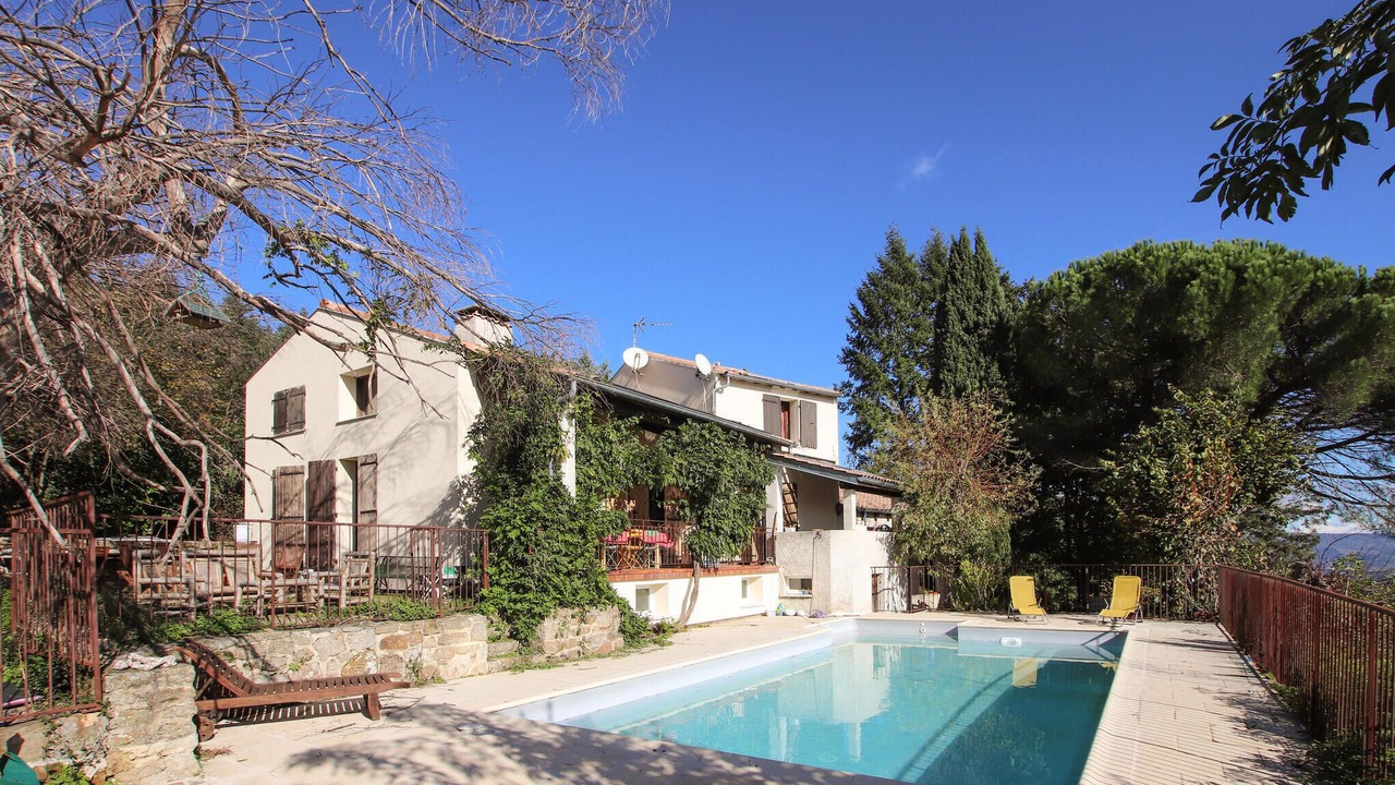 Photo of Outdoor in Mercuer