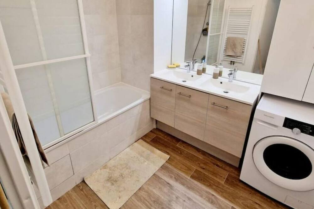 Photo of Bathroom in Villepinte