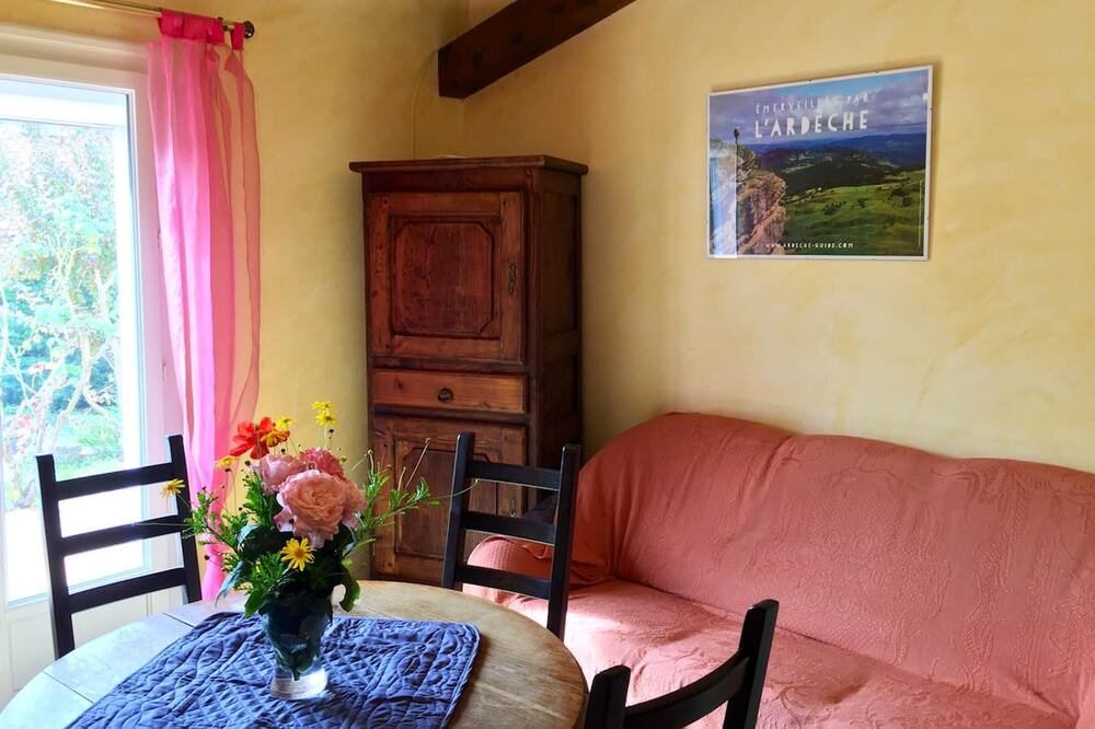 Photo of Livingroom in Cruas