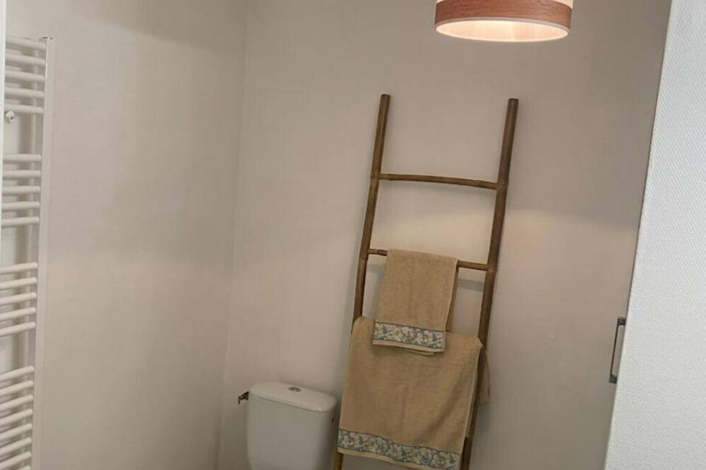 Photo of Bathroom in Talence