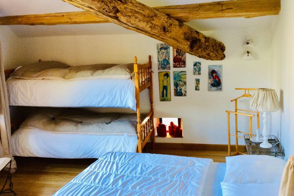 Photo of Bedroom in La Tour-Sur-Orb
