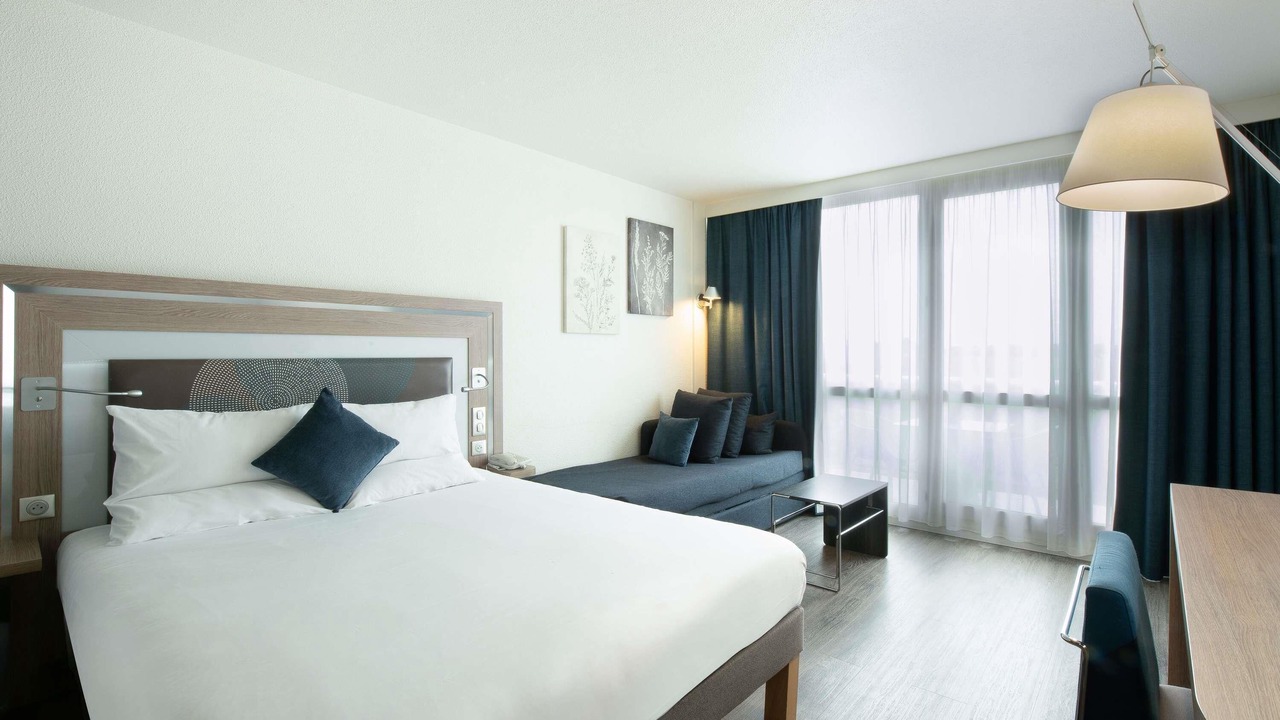 Photo of Bedroom in Saint-Pierre-du-Perray