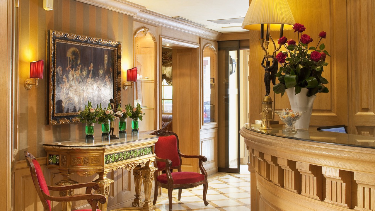 Photo of Others in Champs-Elysees