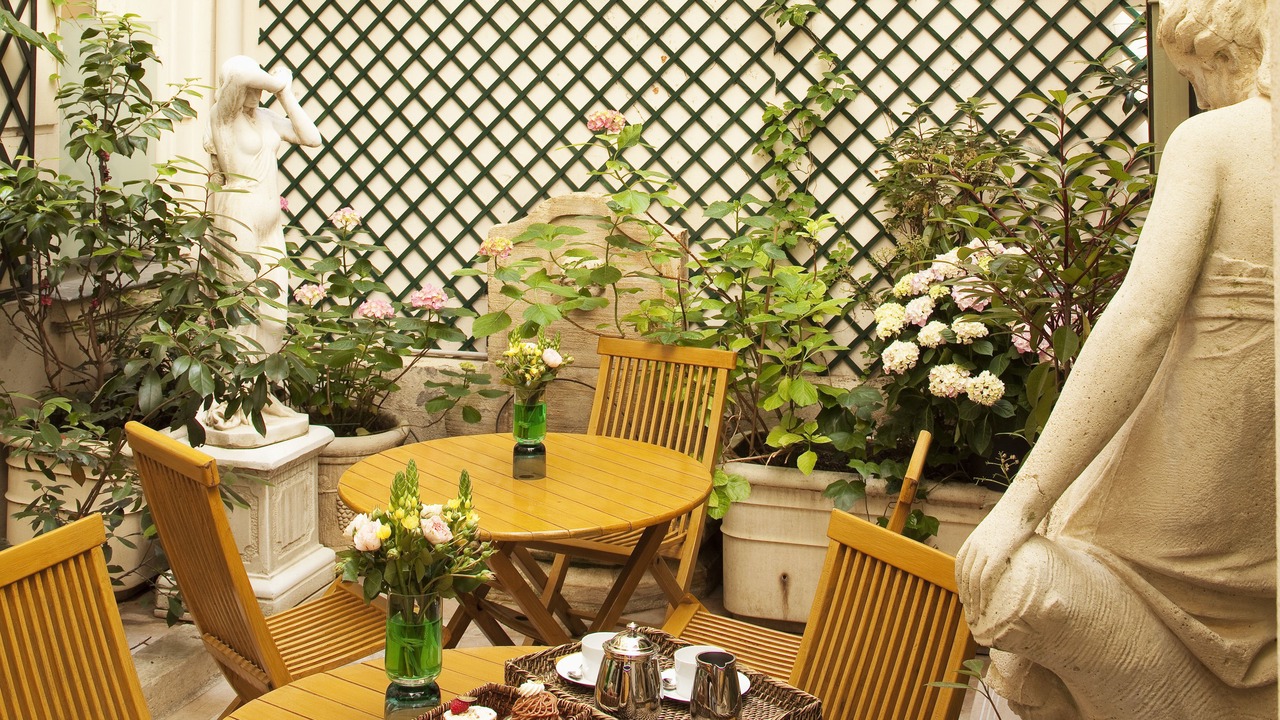 Photo of Outdoor in Champs-Elysees
