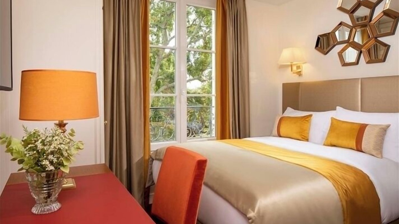 Photo of Bedroom in 7th Arrondissement