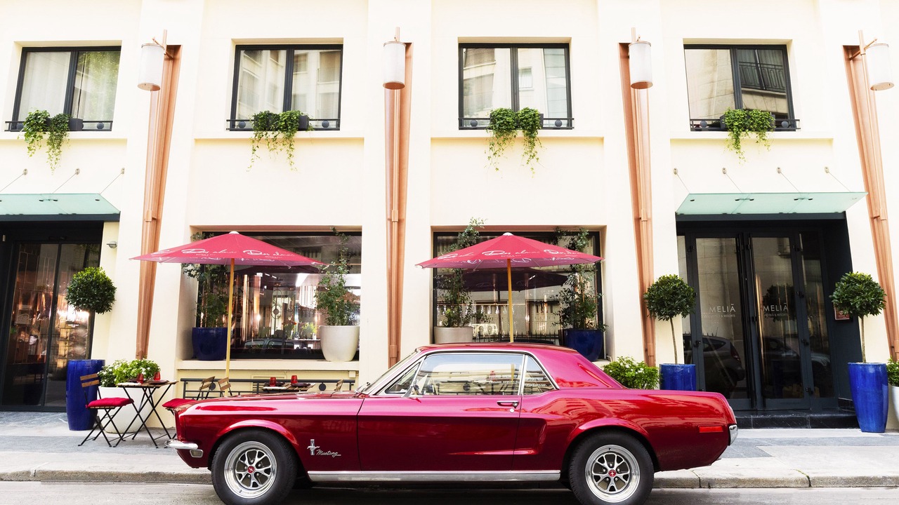 Photo of Outdoor in Champs-Elysees