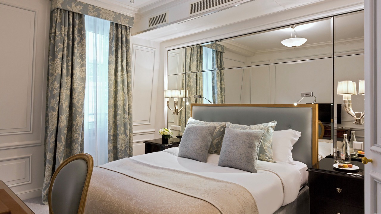 Photo of Bedroom in Champs-Elysees