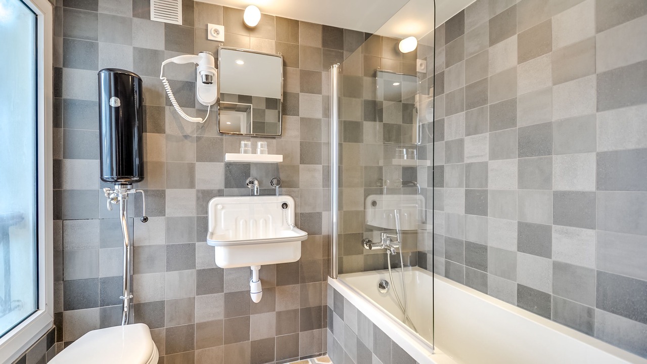Photo of Bathroom in Quartier du Faubourg-Montmartre