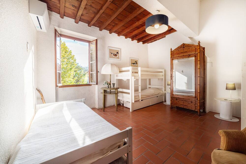 Photo of Bedroom in Palau-del-Vidre