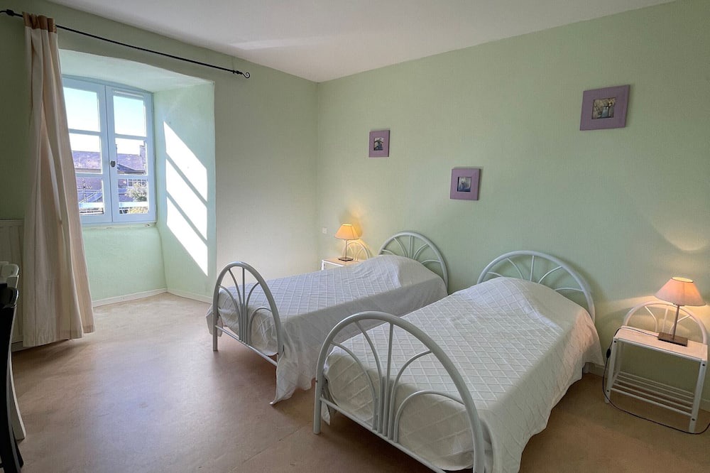 Photo of Bedroom in Saint-Andre-de-Vezines