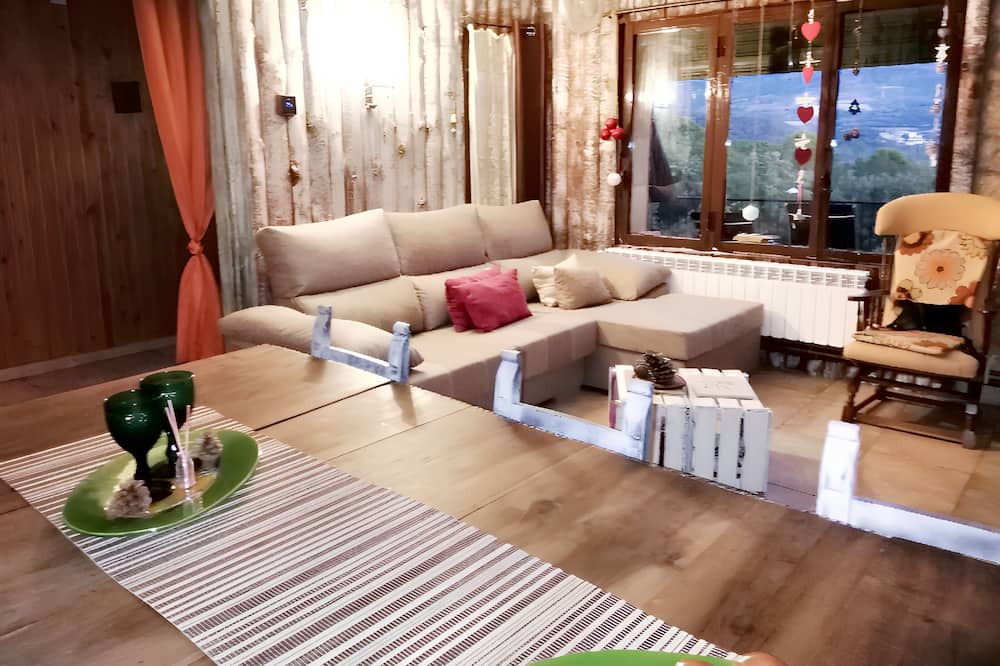 Photo of Livingroom in Llimiana