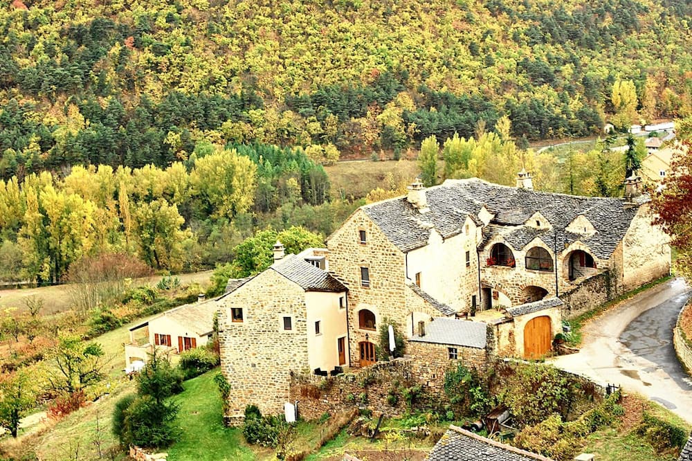 Photo of Others in Mostuejouls