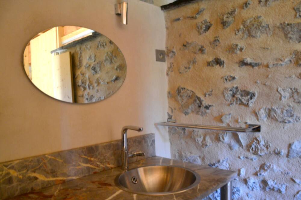 Photo of Bathroom in Gembrie