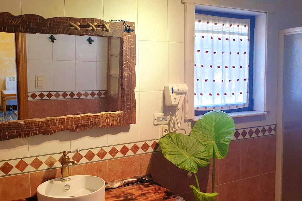Photo of Bathroom in La Puebla de Castro