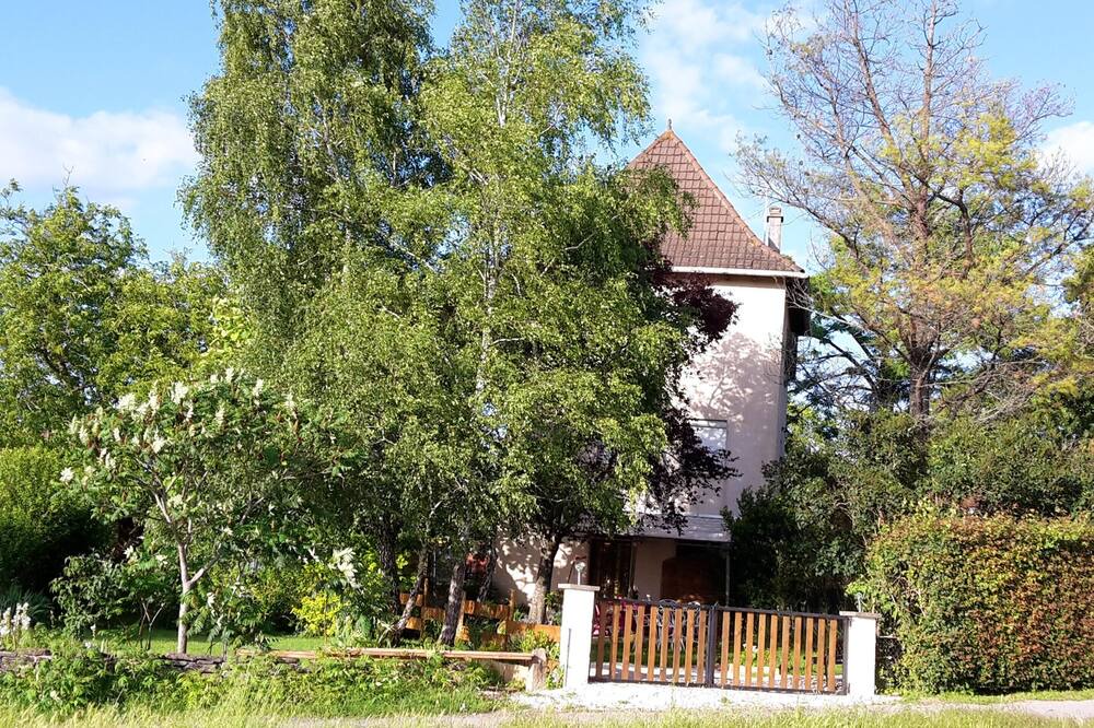 Photo of Outdoor in Villeneuve d'Aveyron
