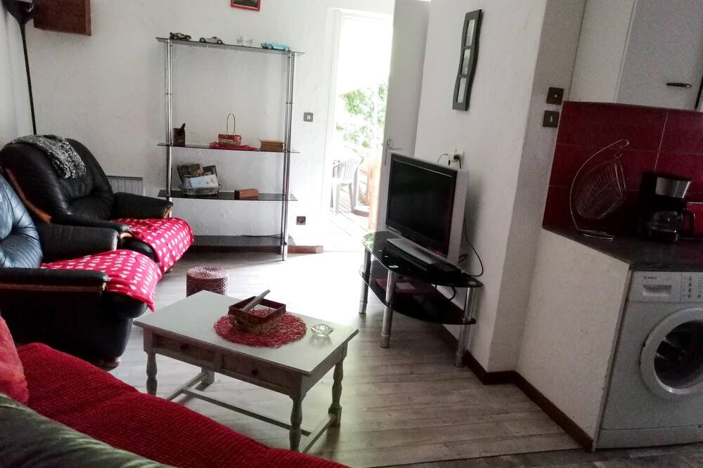 Photo of Livingroom in Villeneuve d'Aveyron