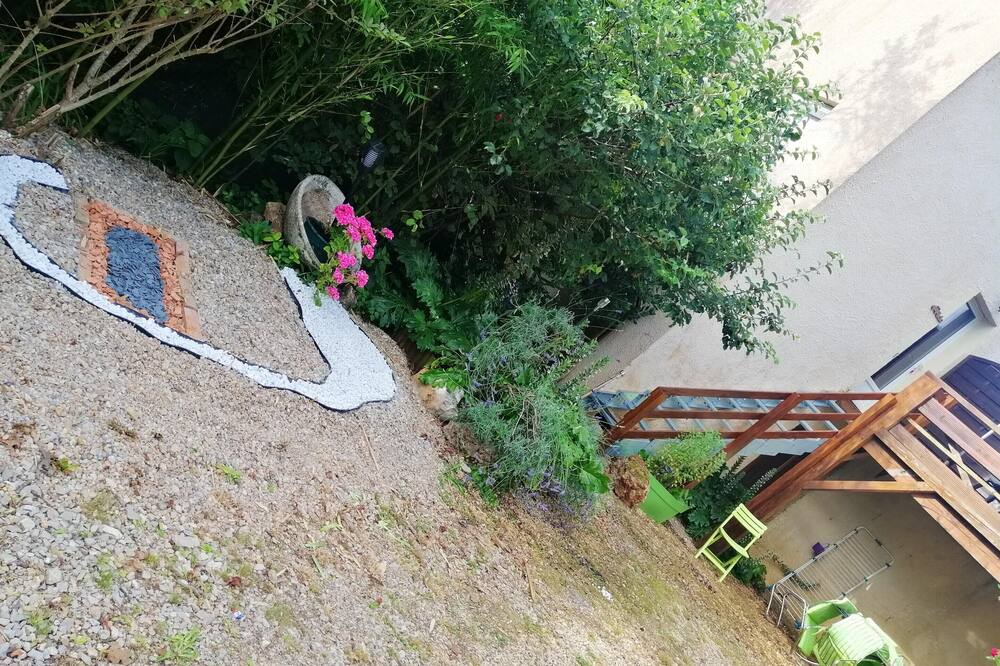 Photo of Outdoor in Villeneuve d'Aveyron
