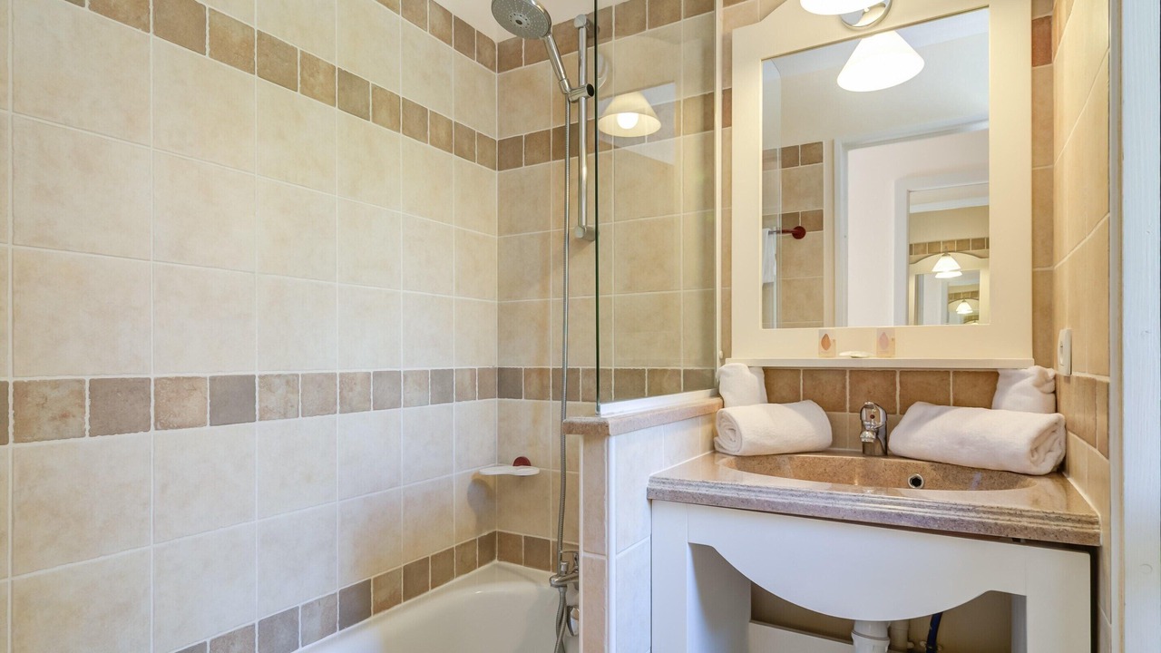Photo of Bathroom in Rouret