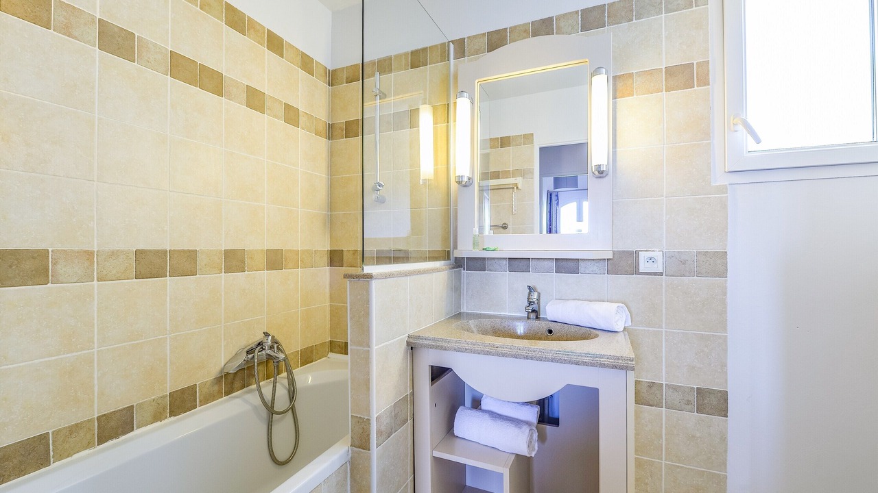 Photo of Bathroom in Rouret