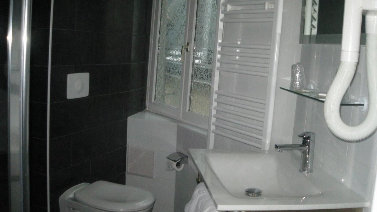 Photo of Bathroom in Quartier du Faubourg-Montmartre