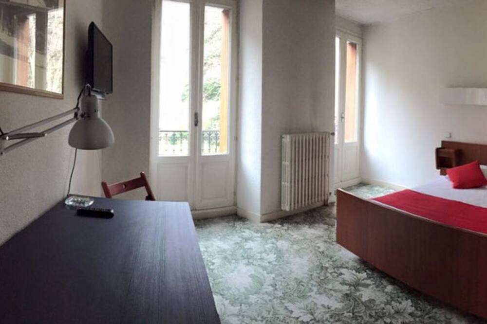 Photo of Bedroom in Bagneres-de-Luchon