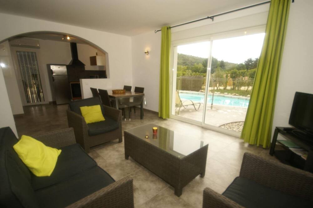 Photo of Livingroom in Sampzon