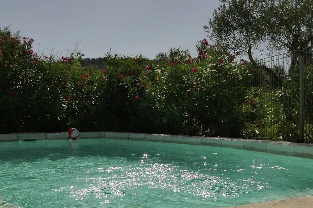 Photo of Outdoor in Sampzon
