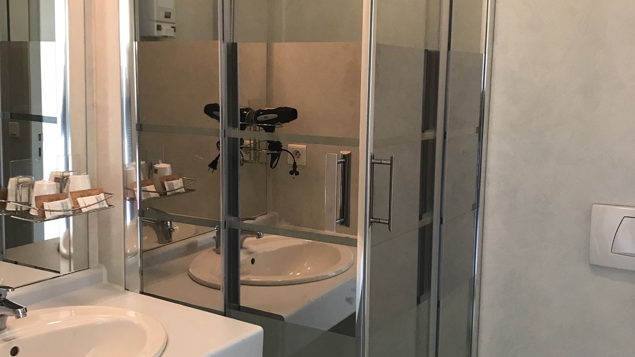 Photo of Bathroom in Langeac