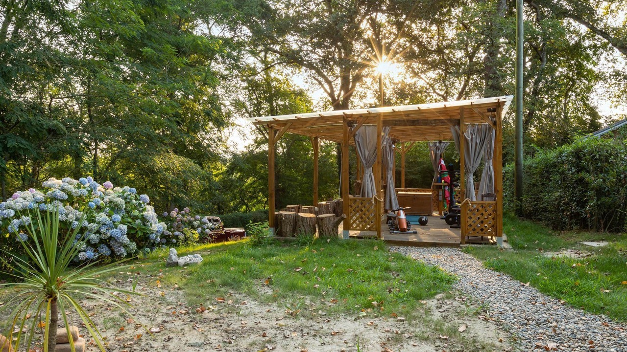 Photo of Outdoor in Sainte-Marie-de-Gosse