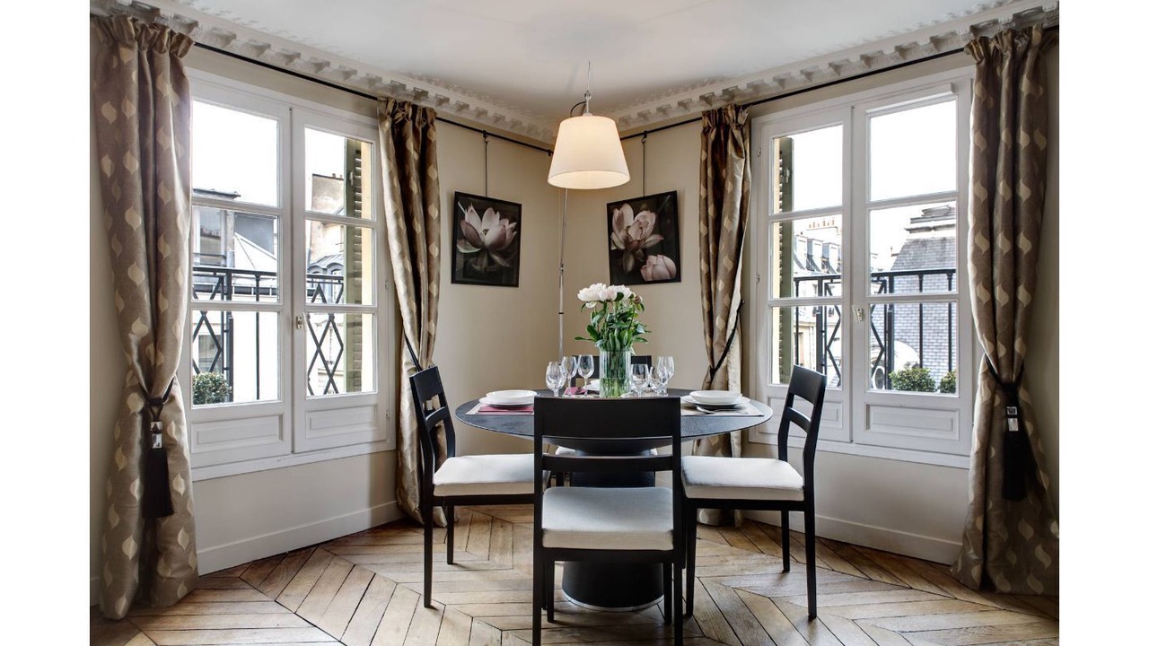 Photo of Others in 2nd Arrondissement