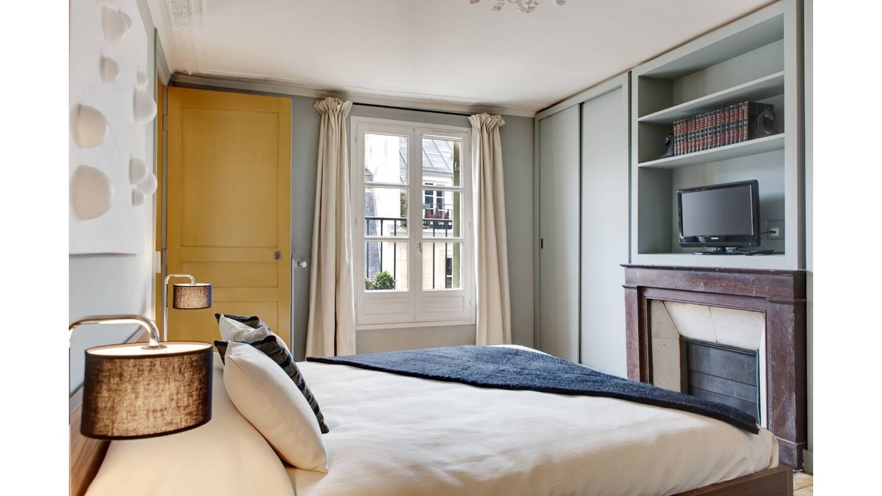 Photo of Bedroom in 2nd Arrondissement