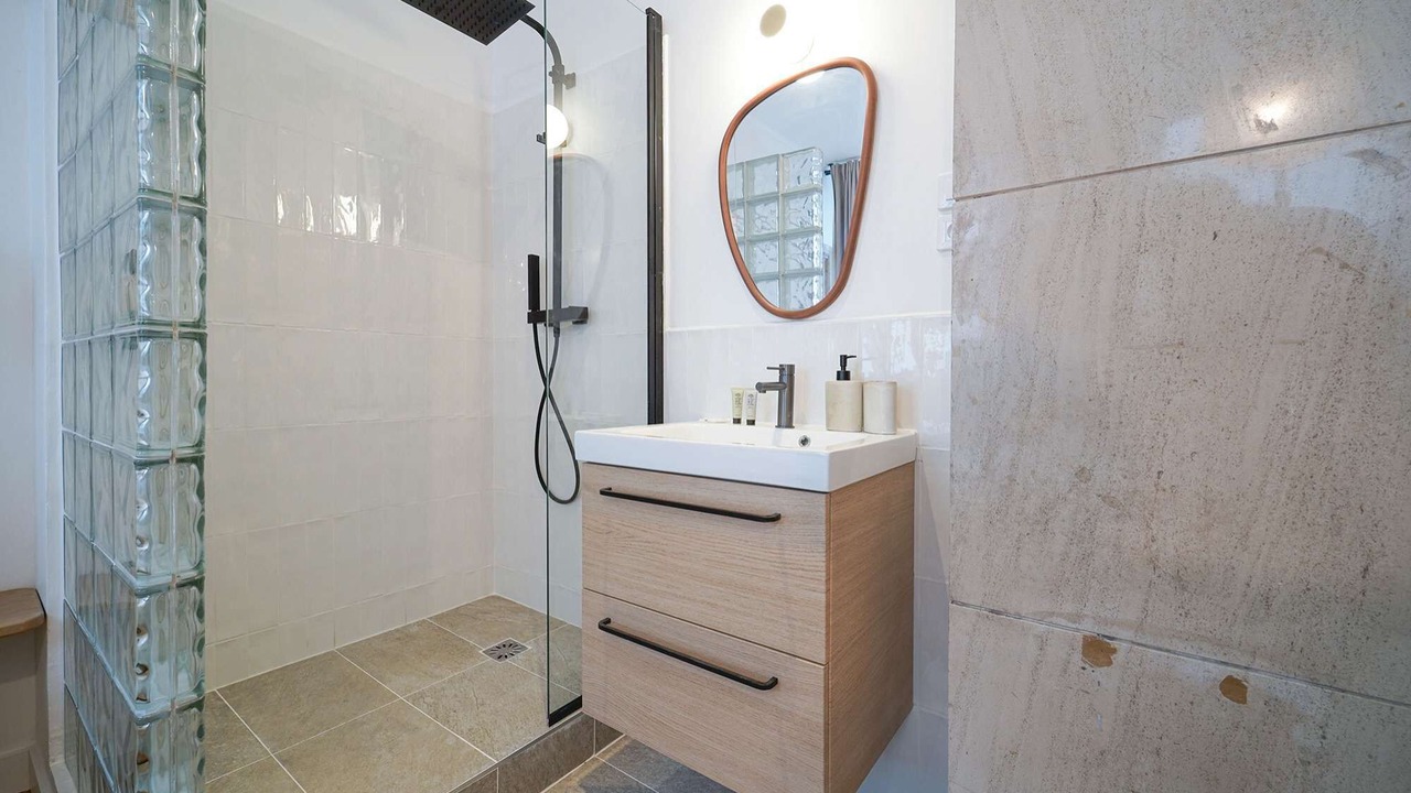 Photo of Bathroom in Quartier du Faubourg-Montmartre