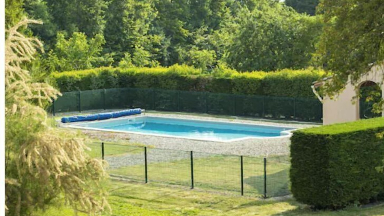 Photo of Outdoor in Charols